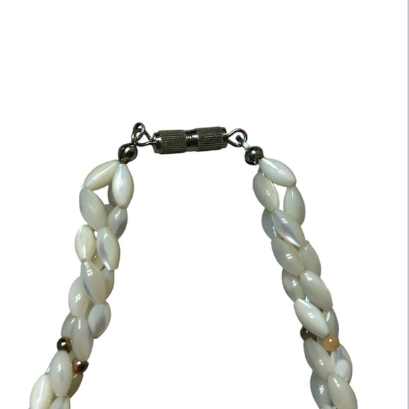 Vintage freshwater rice pearl, jade, and coral bead necklace - Picture 4 of 6